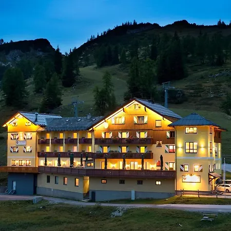 Hotel Hierzegger 3*